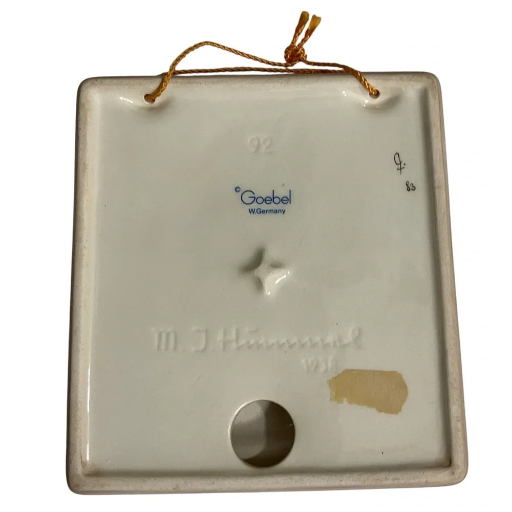 Goebel Hummel wall plaque titled The Merry Wanderer  #92. Vintage 5” x 4.5”